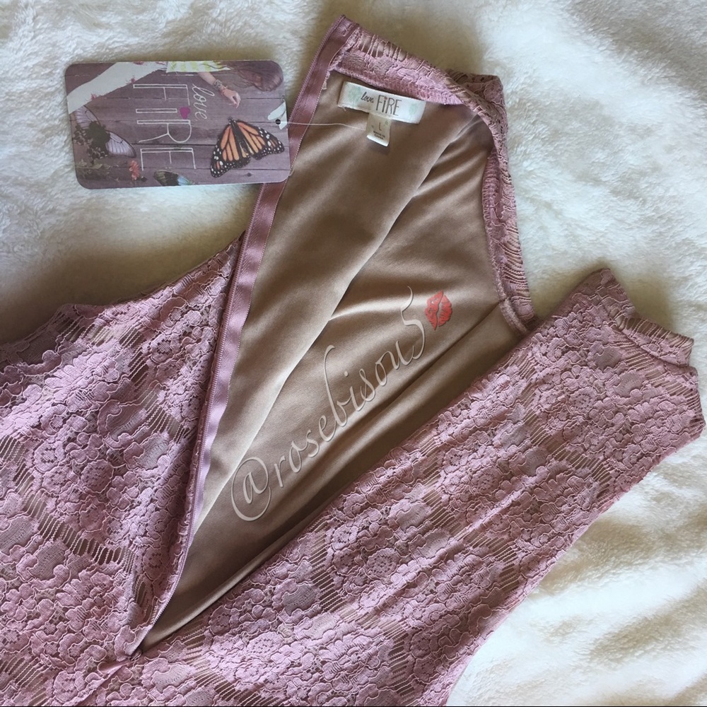x3HP!💐 {LOVE, FIRE} Mock Neck Lace Overlay Shift - Picture 2 of 8